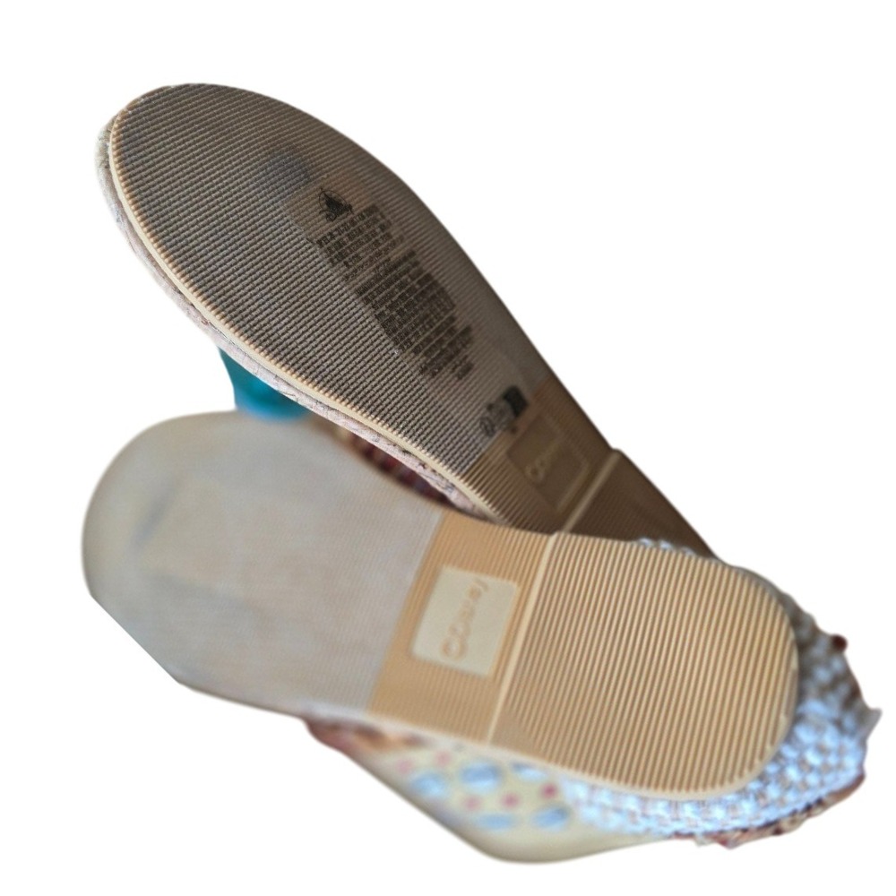 New Disney Moana sandals kids girls size 2/3. Unworn. Sticker on sole. - Picture 3 of 4